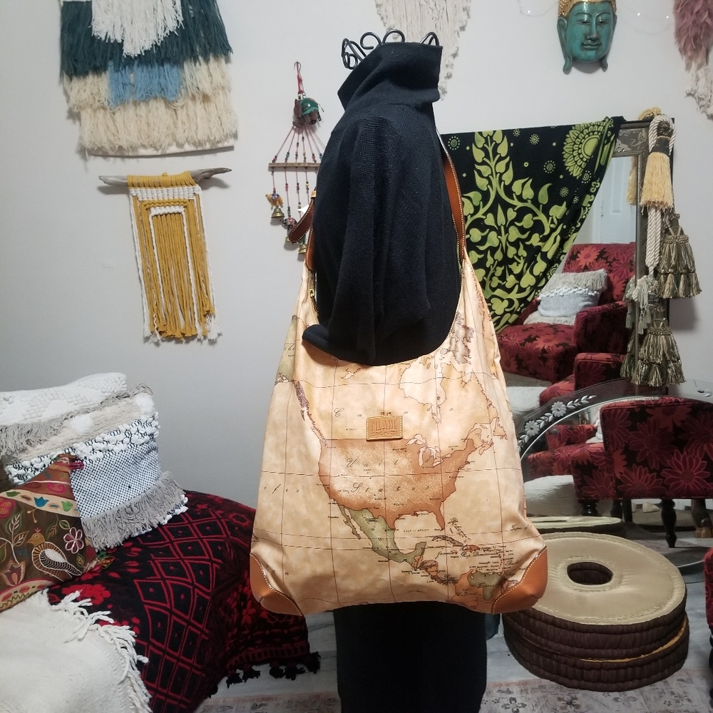 🆕️ Alviero Martini Map Print Globe World Travel Hobo Bag.